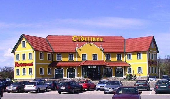 Oldtimer Motorhotel Guntramsdorf Exterior foto